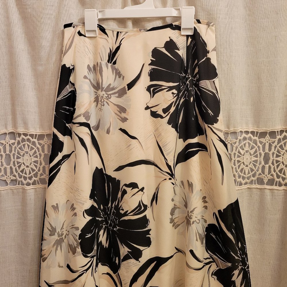 Talbots Black/White Floral Pattern Pure Silk Midi Skirt - Picture 4 of 11